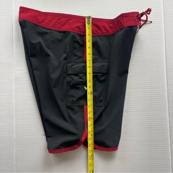 RVCA Men's Classic Length 20" Eastern Board Shorts Swim Trunks Black N Red SZ 38 - Picture 7 of 10